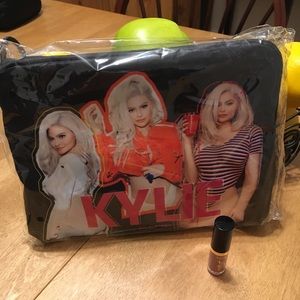 Kylie Jenner 2018 Birthday Makeup Bag +Tarte gift!